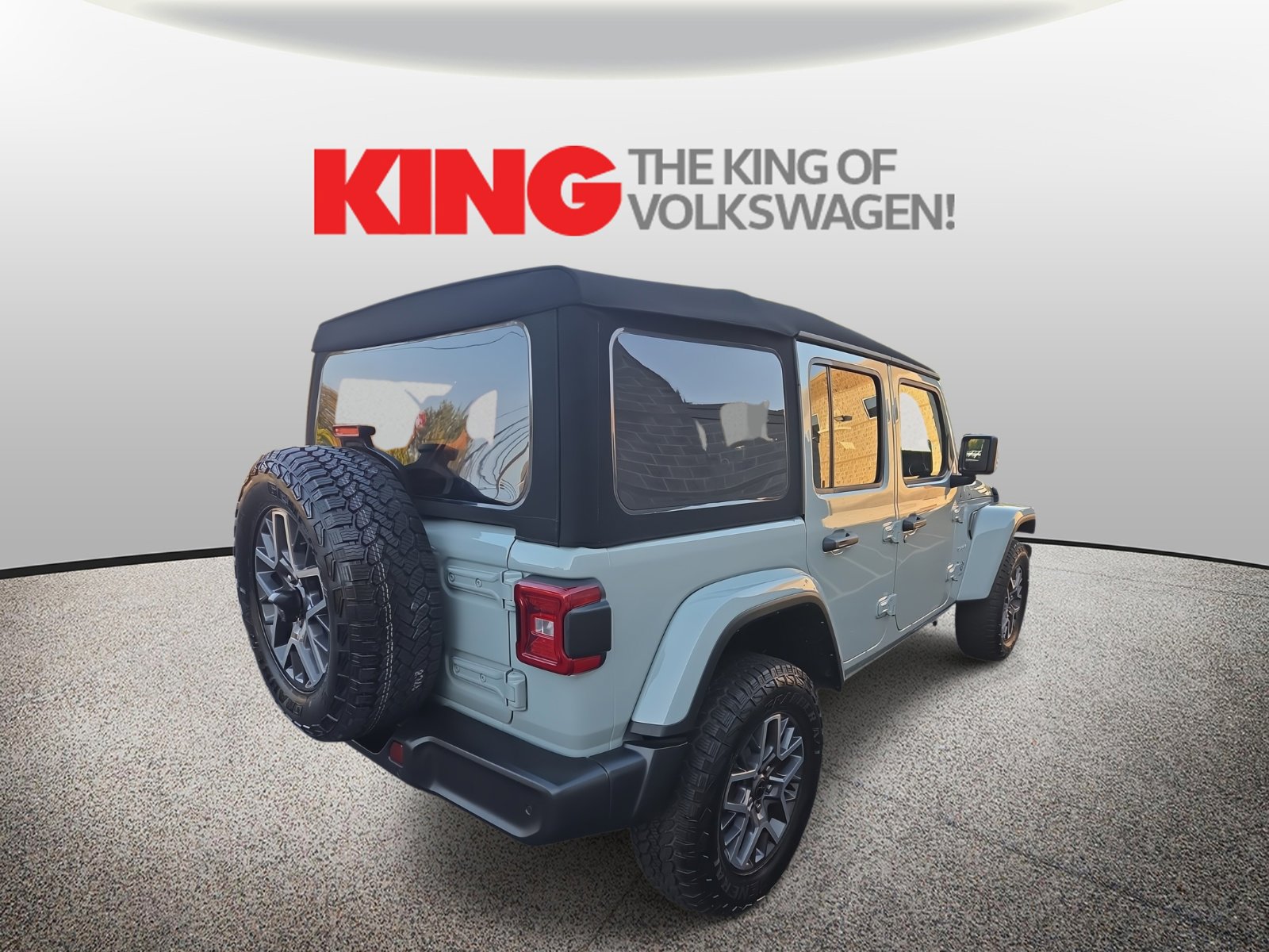 Used 2024 Jeep Wrangler Sahara w/ Technology Group image 7