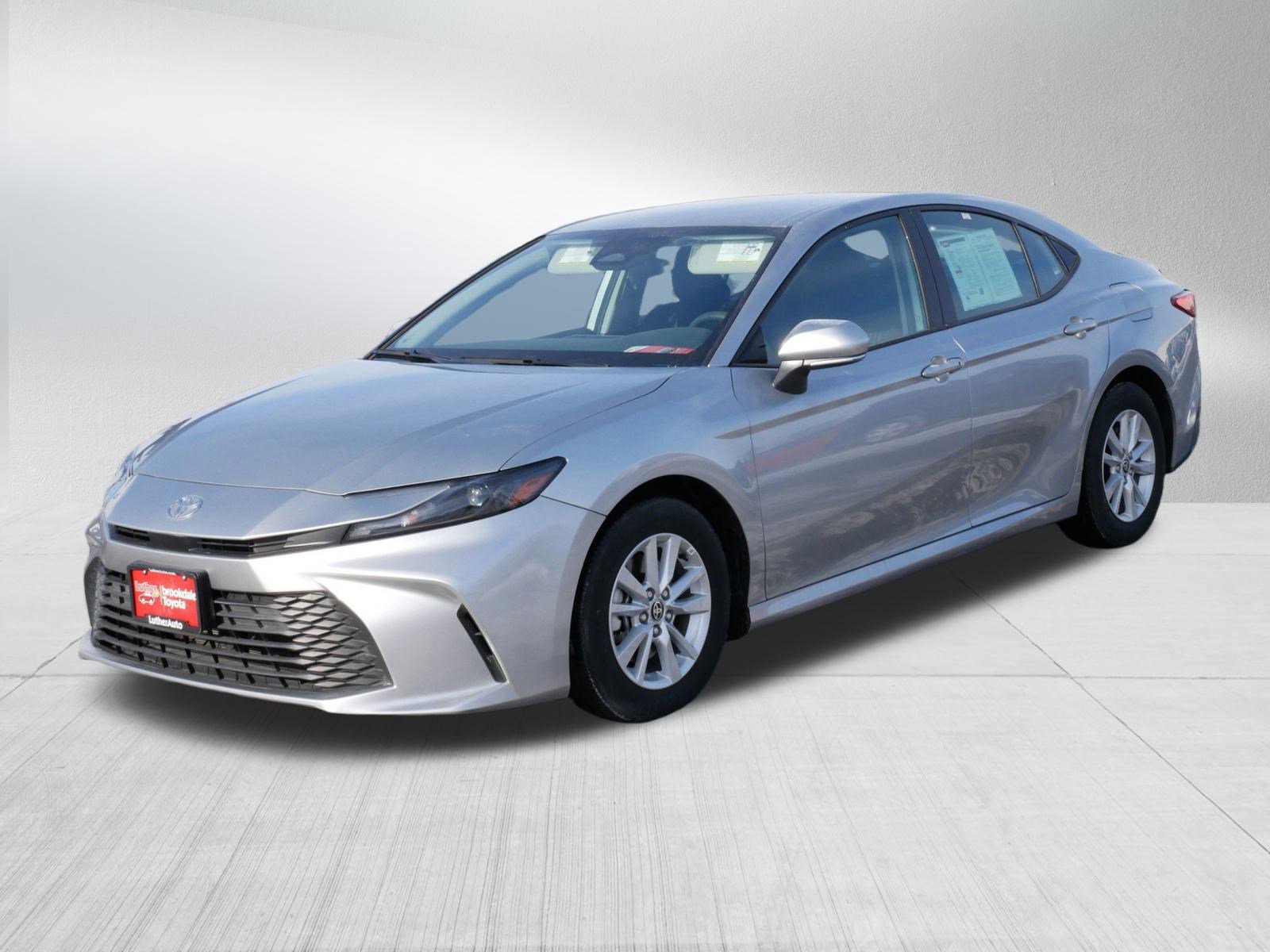 Certified 2025 Toyota Camry LE image 3