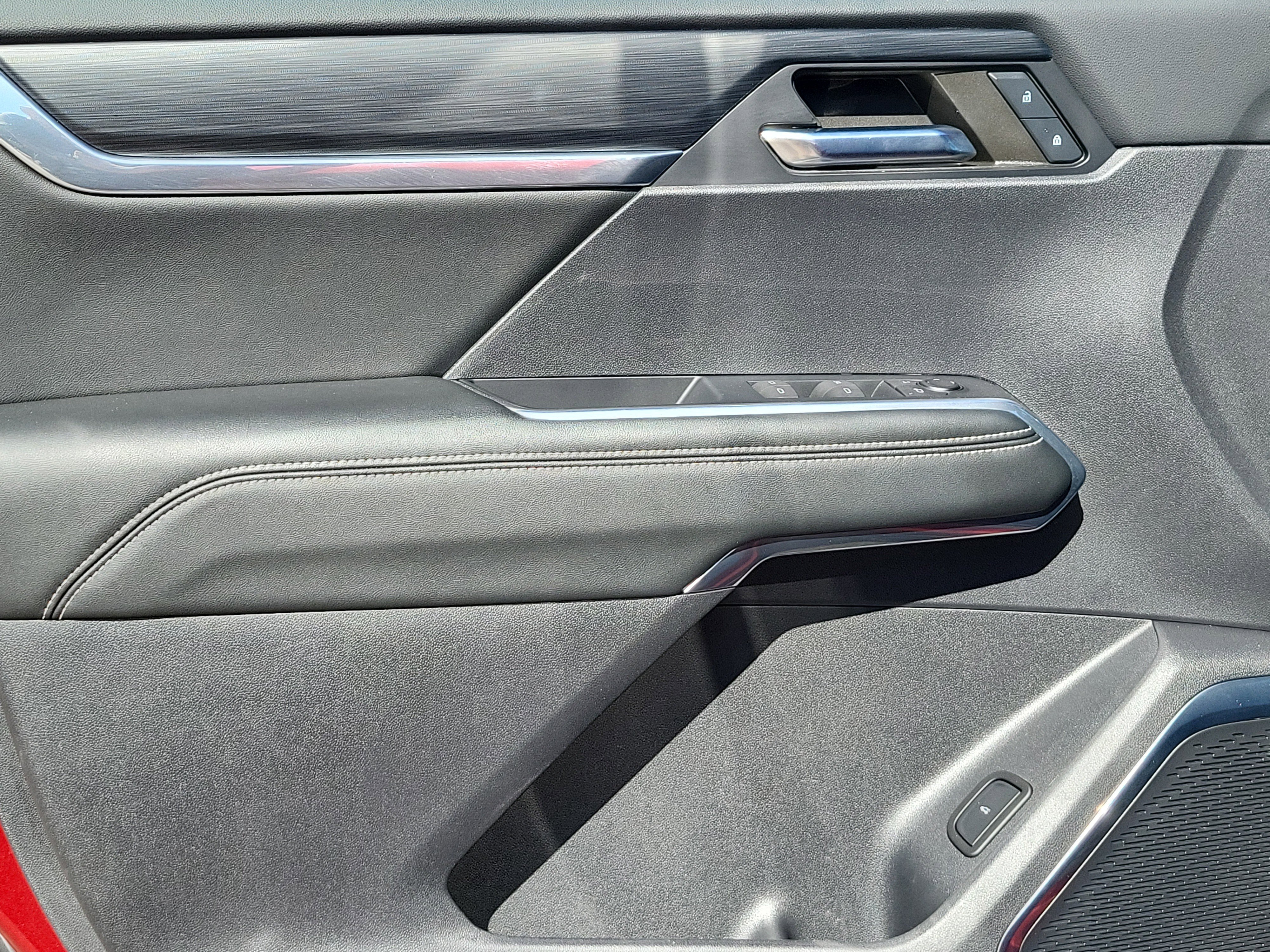 Used 2024 GMC Acadia Elevation image 6