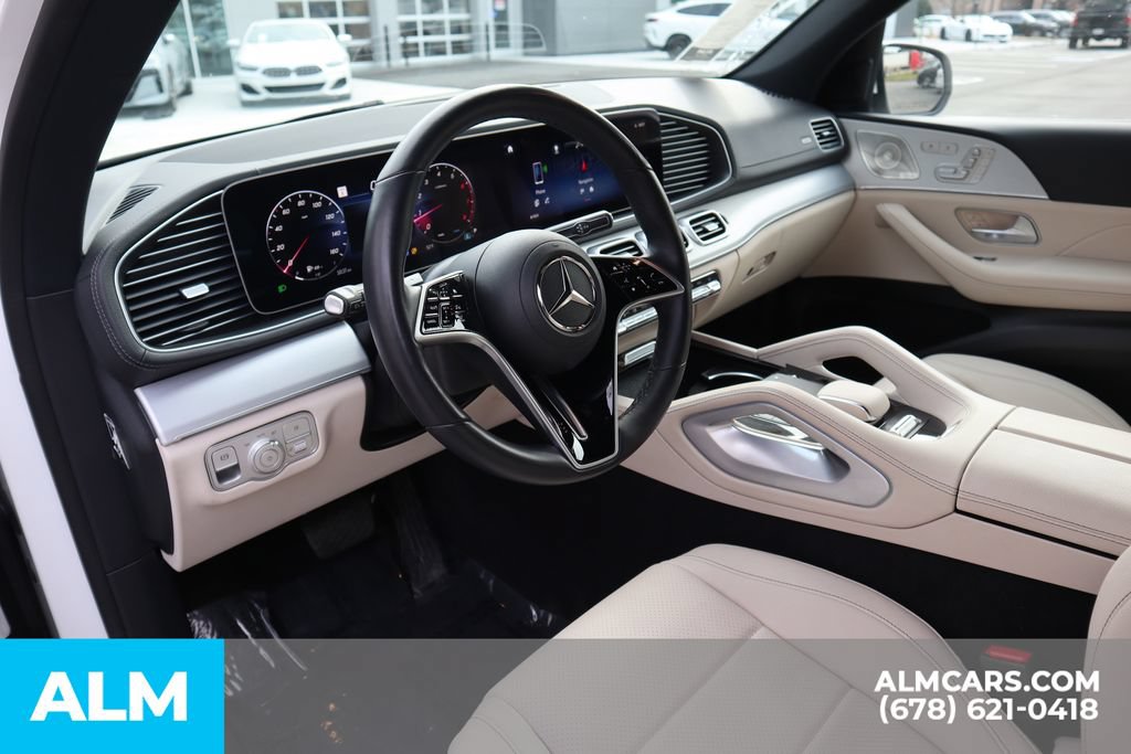 Used 2025 Mercedes-Benz GLS 450 4MATIC image 9