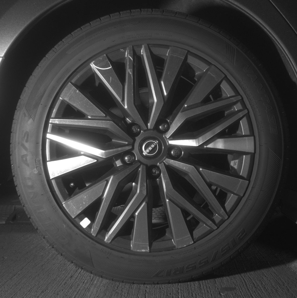 Used 2025 Nissan Altima 2.5 SV FWD image 15