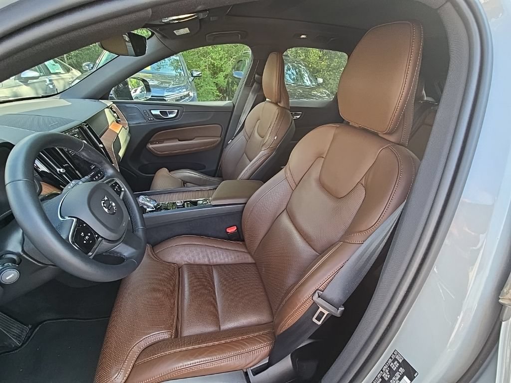 Used 2024 Volvo XC60 B5 Ultimate AWD/4WD image 12