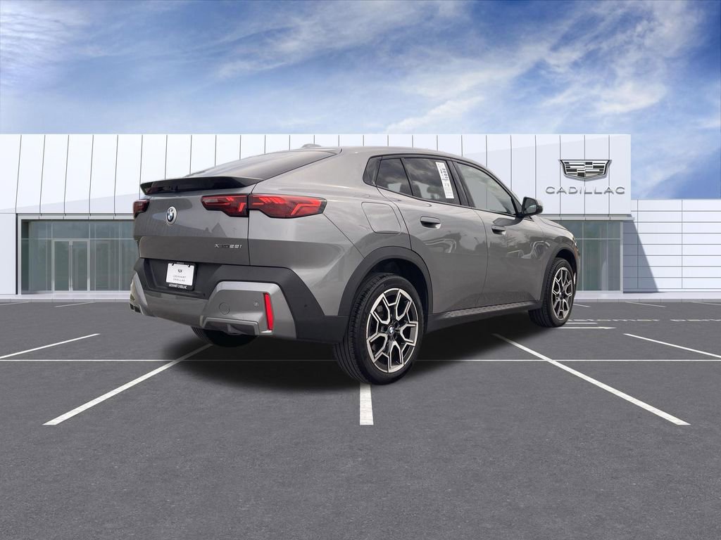 Used 2025 BMW X2 xDrive28i AWD/4WD image 8