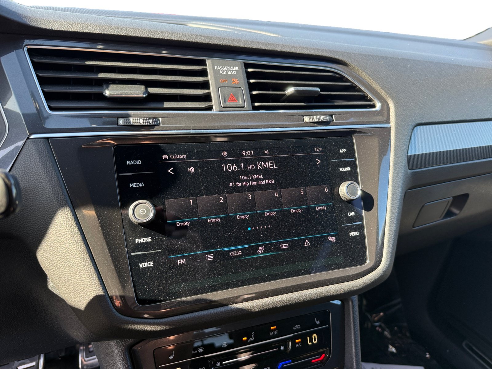 Certified 2023 Volkswagen Tiguan SE R-Line AWD/4WD image 12