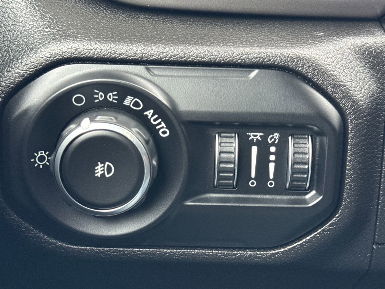 Used 2020 Jeep Wrangler Unlimited Sport S image 29