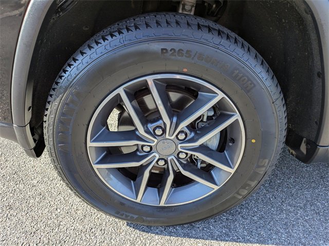 Used 2019 Jeep Grand Cherokee Laredo w/ 18" Wheel & 8.4" Radio Group image 11