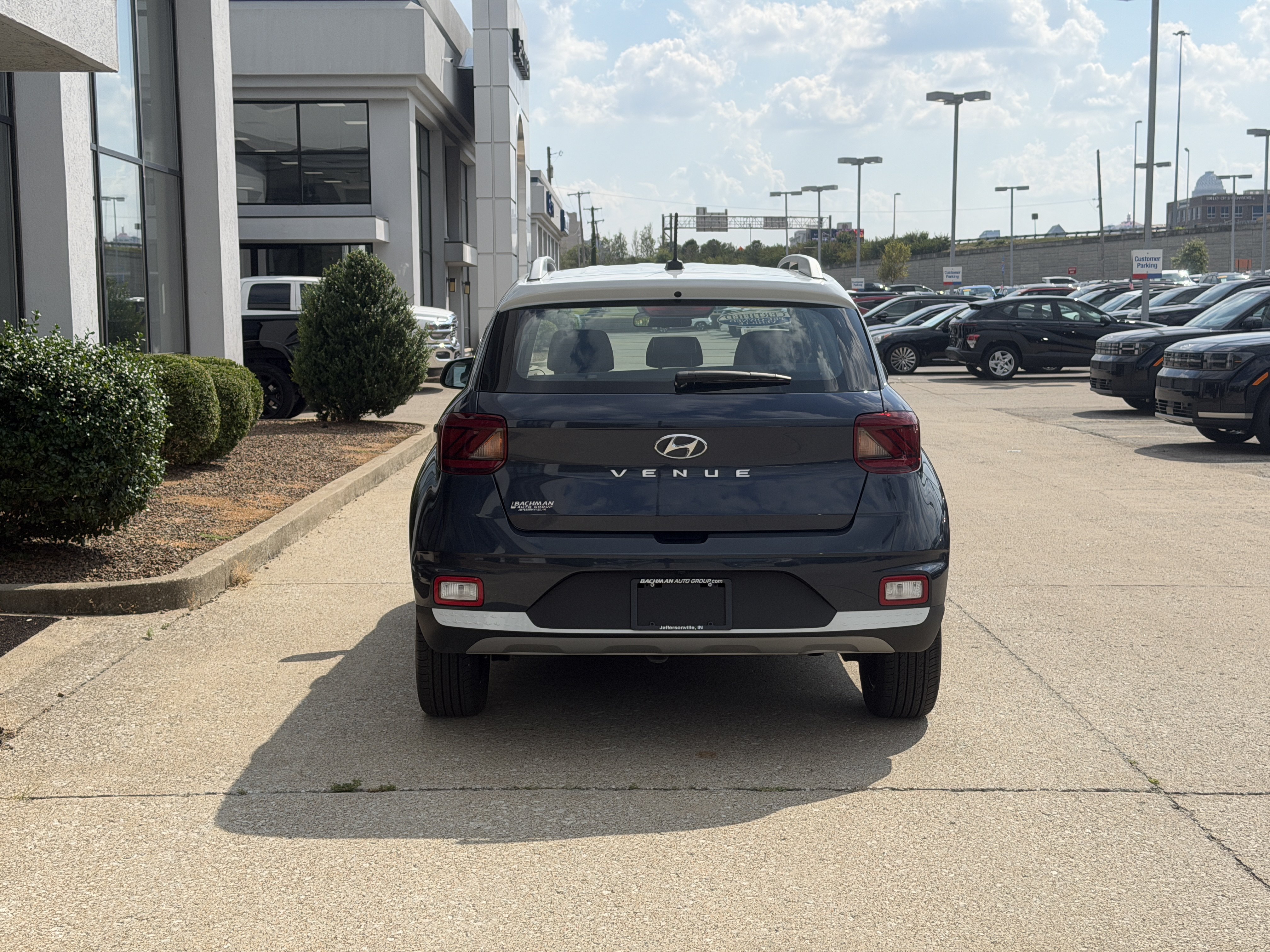 Certified 2025 Hyundai Venue Limited FWD image 6