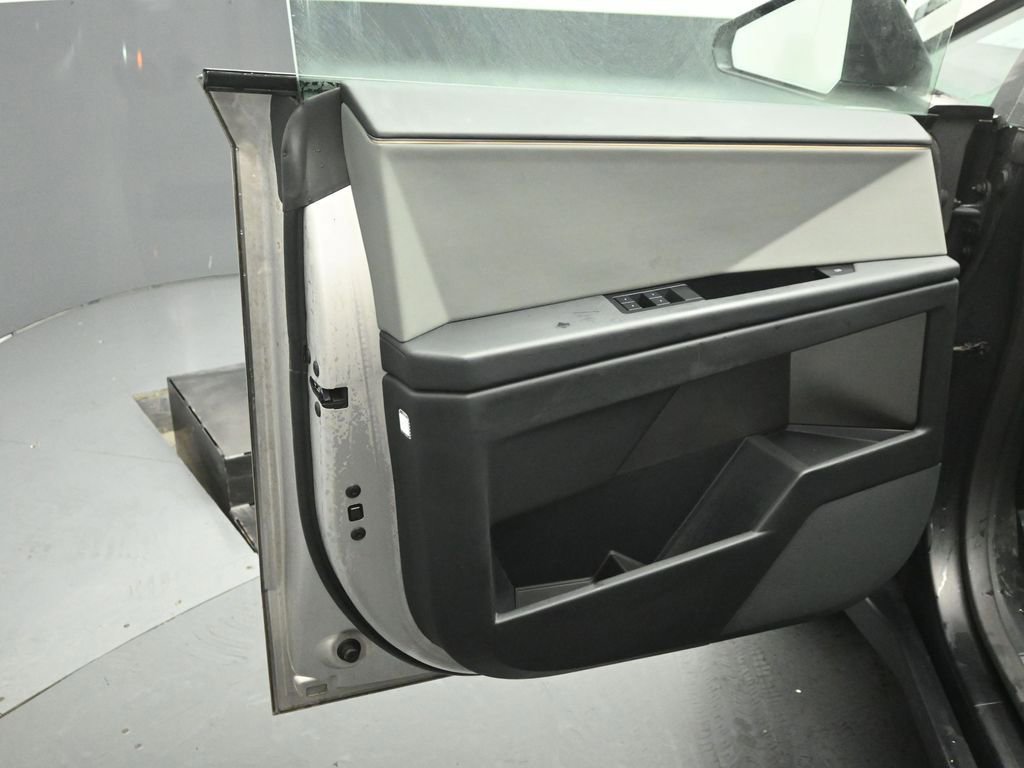 Used 2024 Tesla Cybertruck AWD Crew Cab image 13