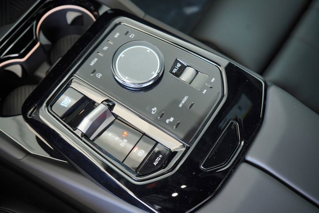 Used 2026 BMW i5 eDrive40 w/ Premium Package image 19