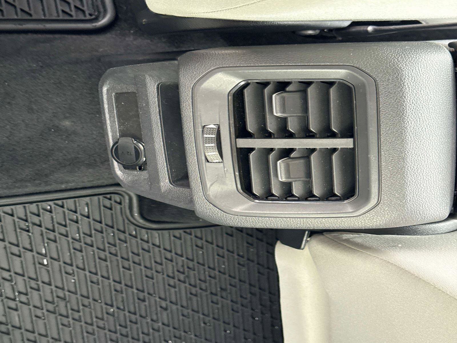 Used 2024 Volkswagen Tiguan S image 17