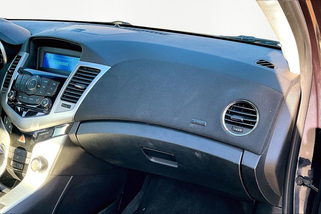 Used 2014 Chevrolet Cruze LT image 17