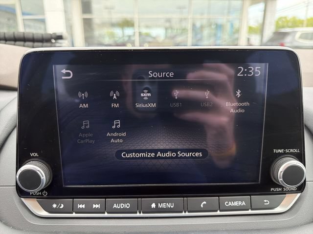 Used 2023 Nissan Rogue S AWD/4WD image 18