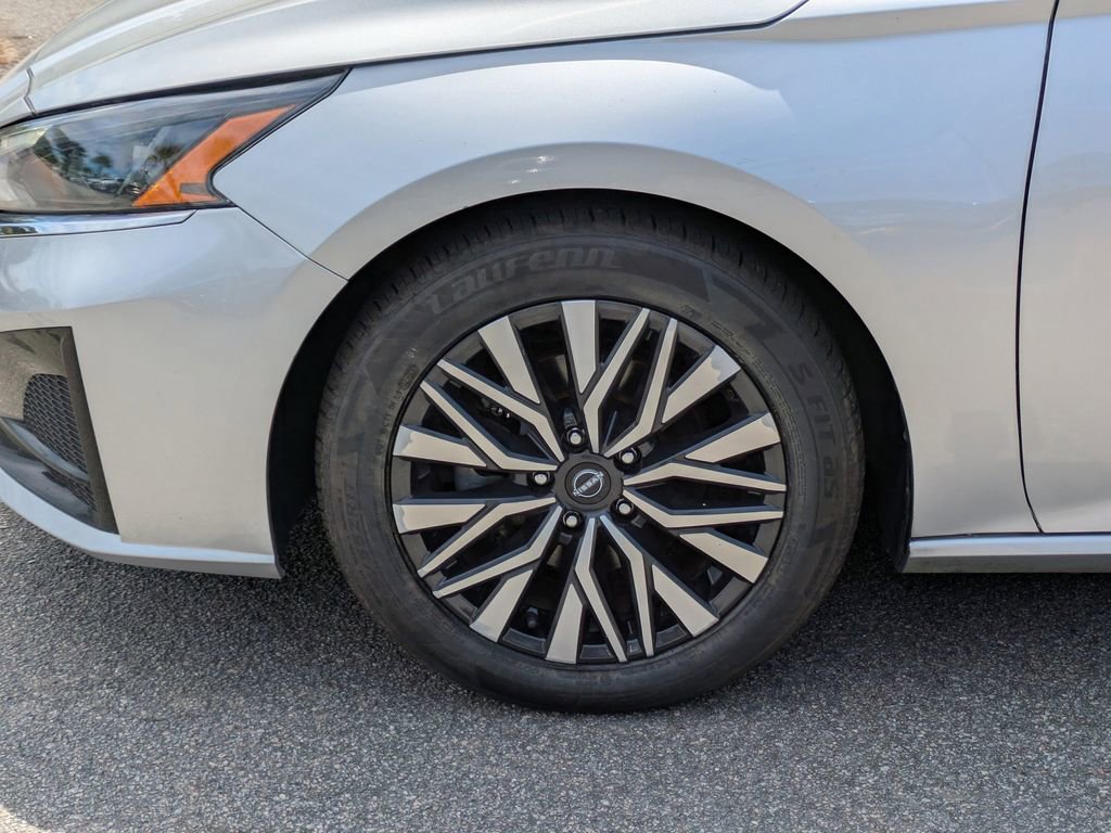 Used 2024 Nissan Altima 2.5 SV image 29