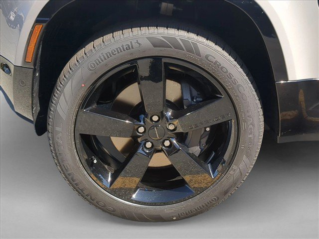 New 2026 Land Rover Defender 110 X-Dynamic SE AWD/4WD image 29