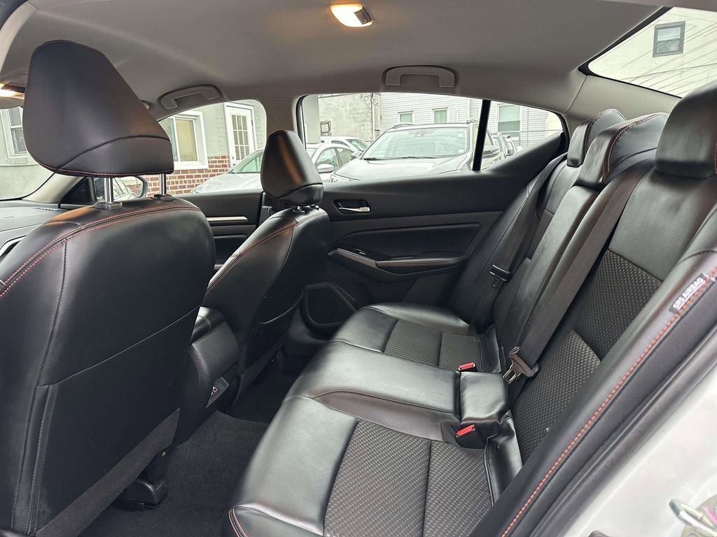Used 2025 Nissan Altima 2.5 SR AWD/4WD image 11