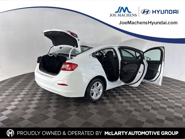 Used 2018 Chevrolet Cruze LT w/ Convenience Package image 16