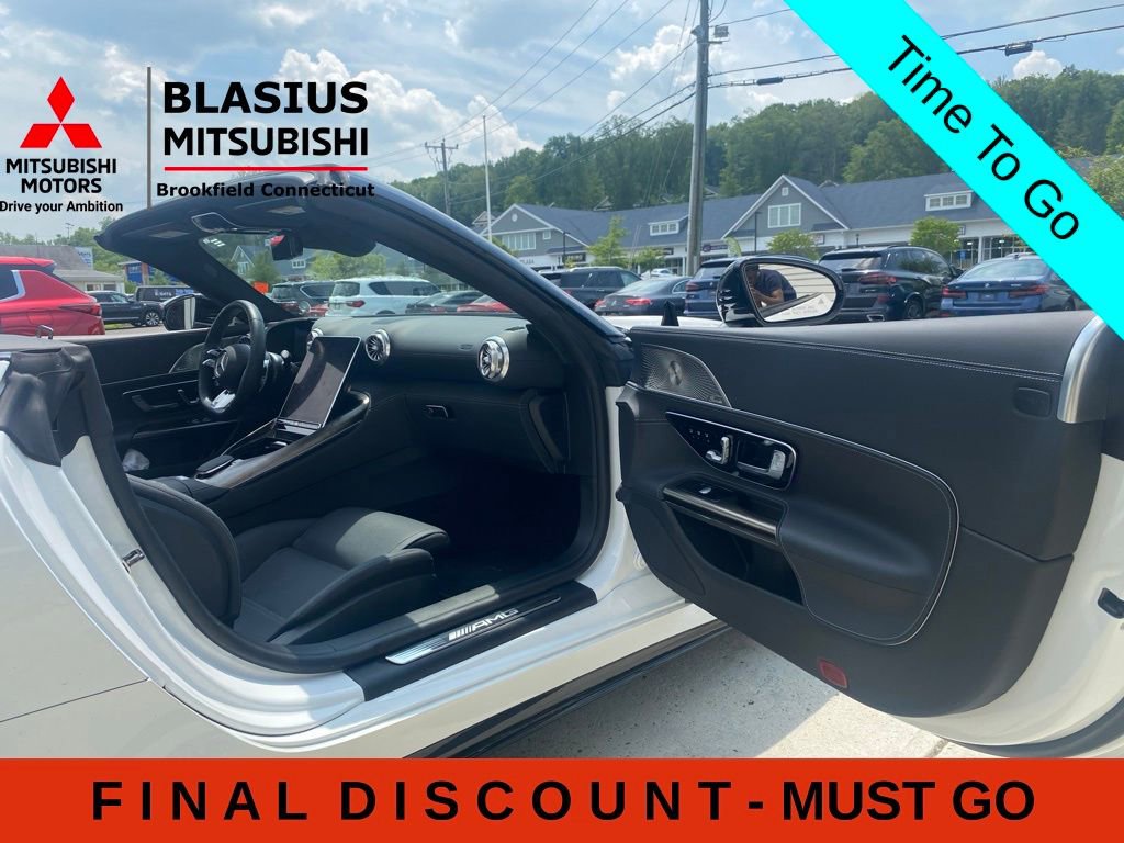 Used 2022 Mercedes-Benz SL 55 AMG 4MATIC w/ Driver Assistance Package image 12
