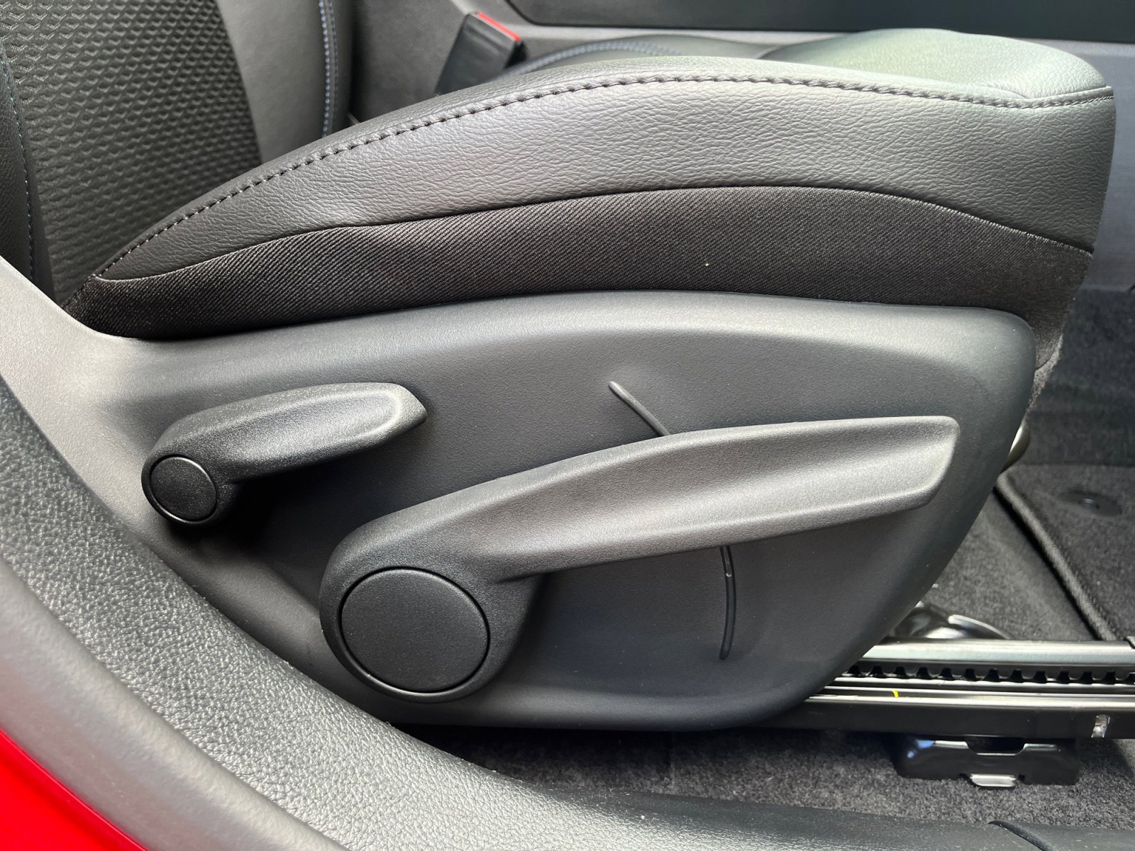 New 2026 Jeep Compass Latitude image 27