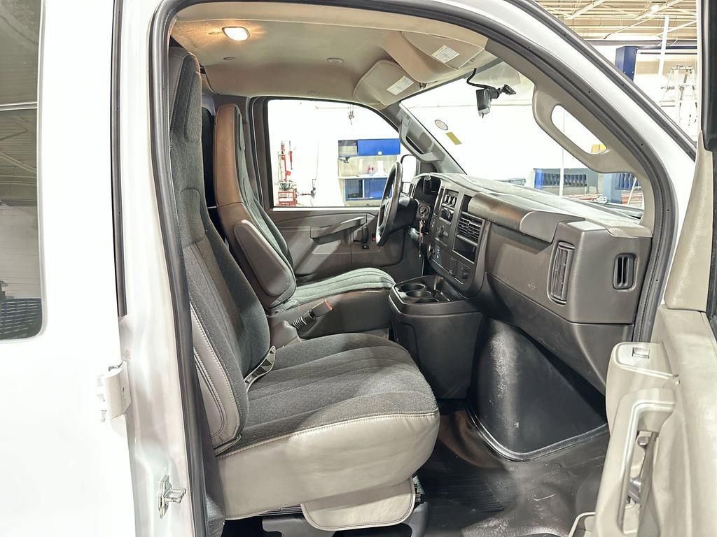 Used 2024 GMC Savana 2500 w/ Driver Convenience Package image 24