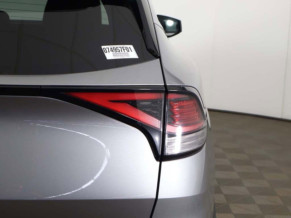 Used 2023 Kia Sportage LX AWD/4WD image 15