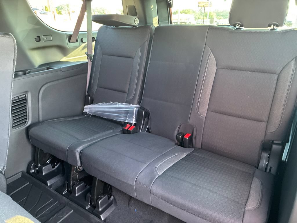 New 2026 Chevrolet Suburban LS w/ Max Trailering Package AWD/4WD image 17