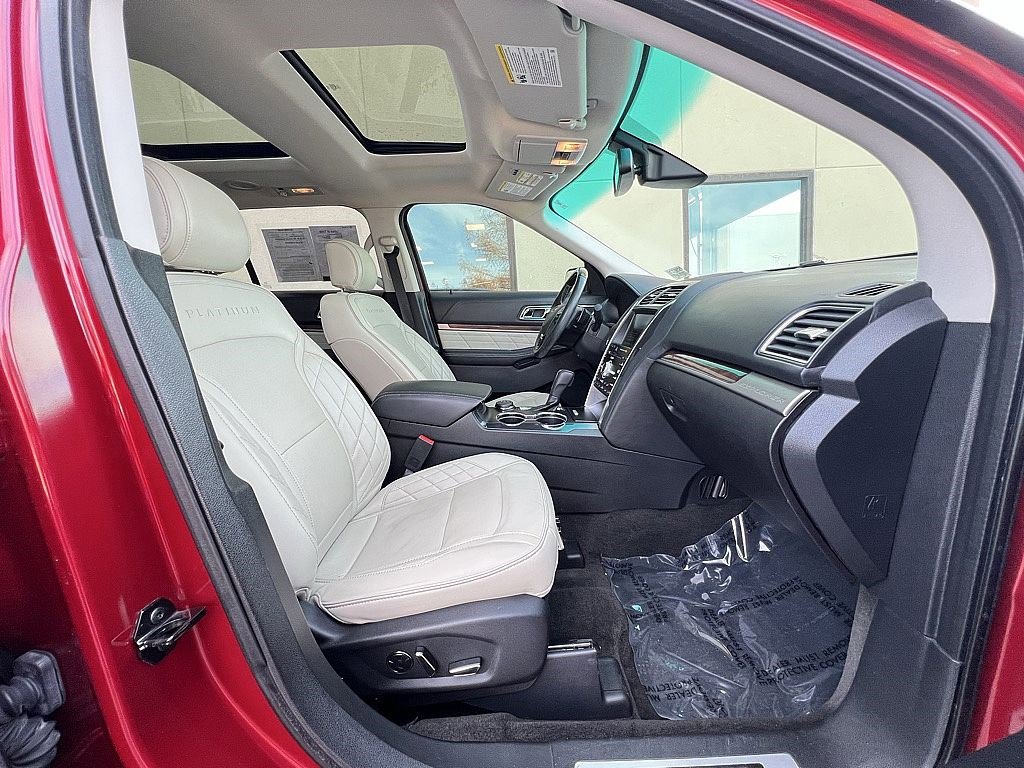 Used 2016 Ford Explorer Platinum image 30