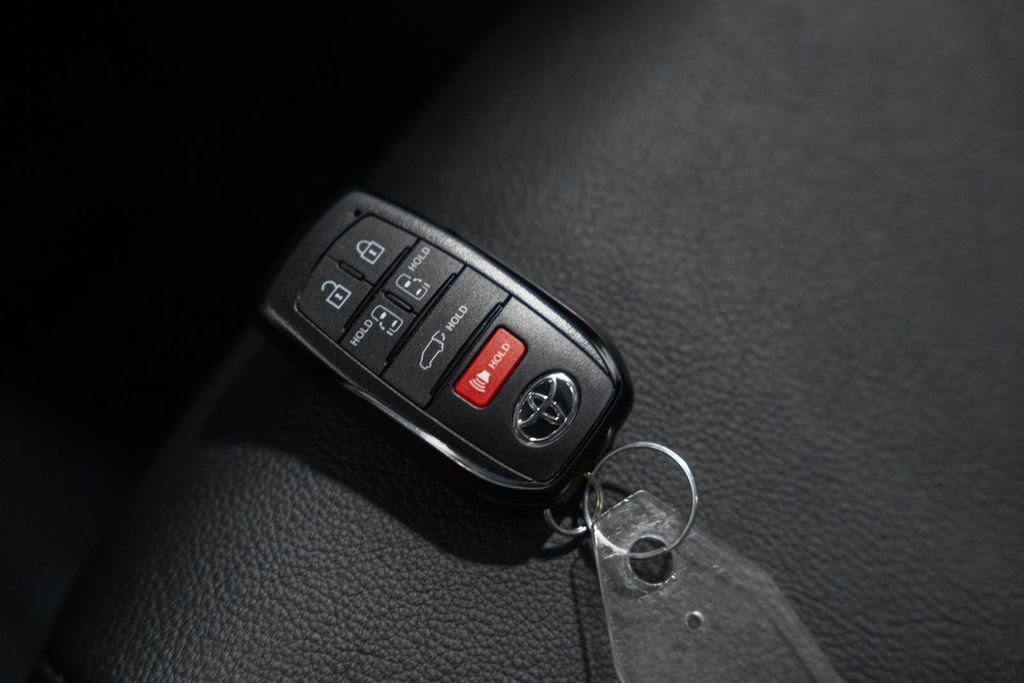 Used 2026 Toyota Sienna XSE image 45