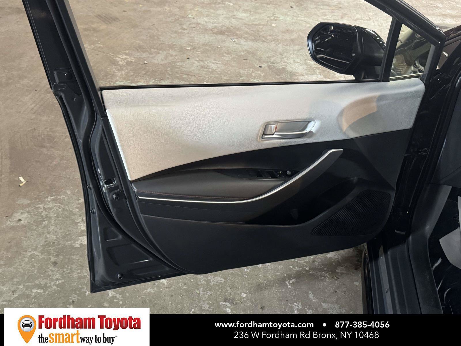 Used 2024 Toyota Corolla SE w/ SE Package AWD/4WD image 15
