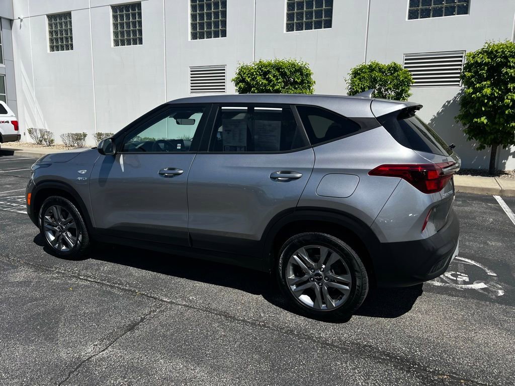 Used 2023 Kia Seltos LX AWD/4WD image 6