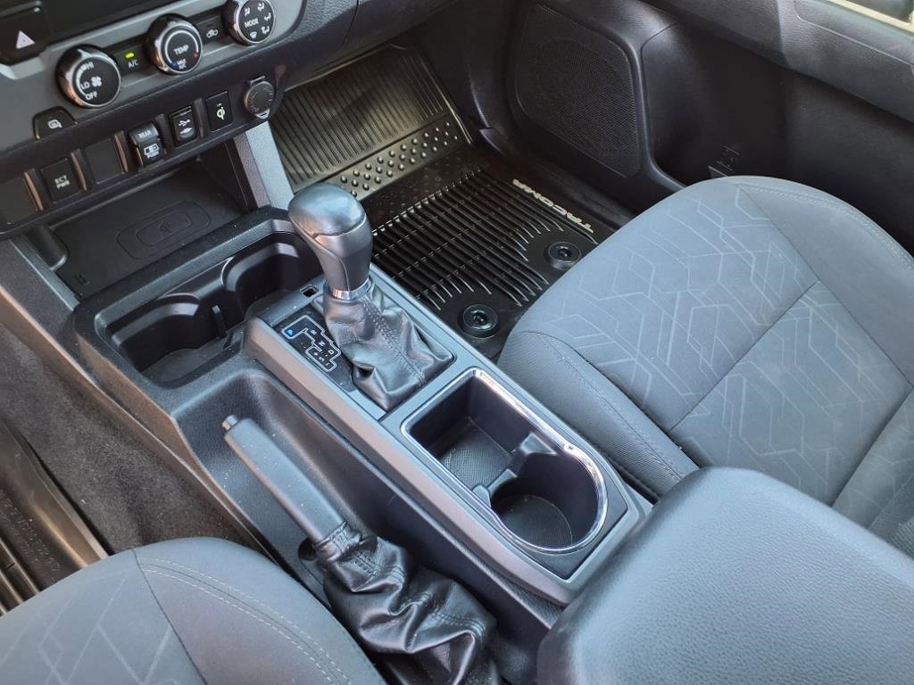 Used 2019 Toyota Tacoma TRD Sport image 11