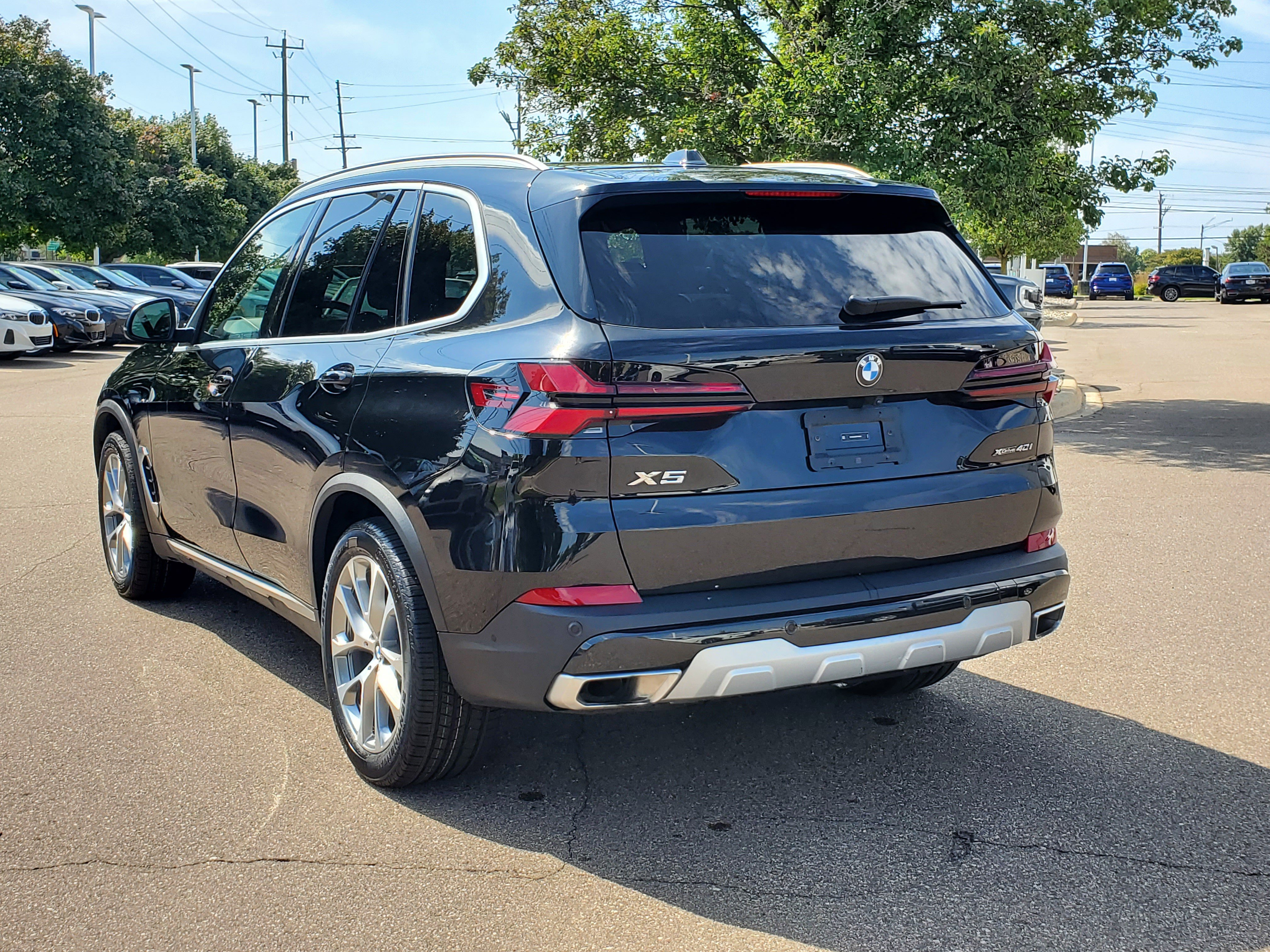 Certified 2024 BMW X5 xDrive40i w/ Premium Package AWD/4WD image 3