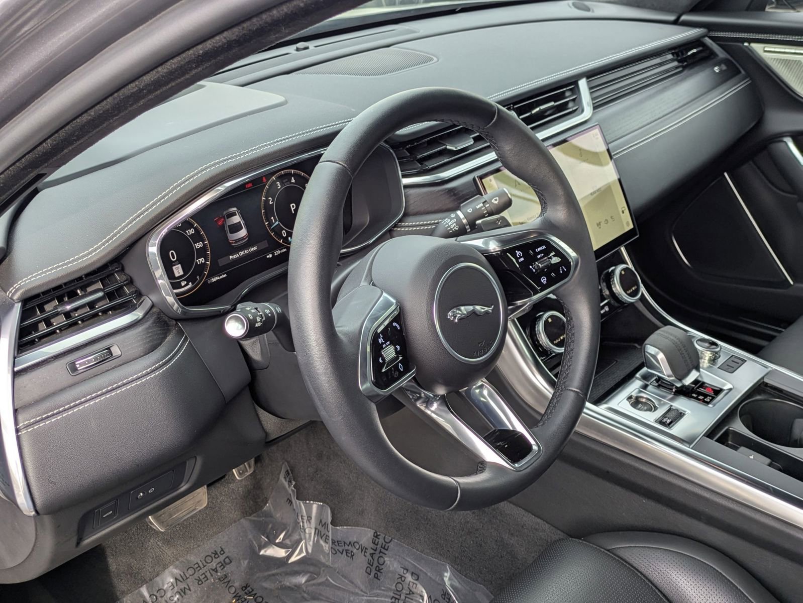 Used 2024 Jaguar XF R-Dynamic SE image 13