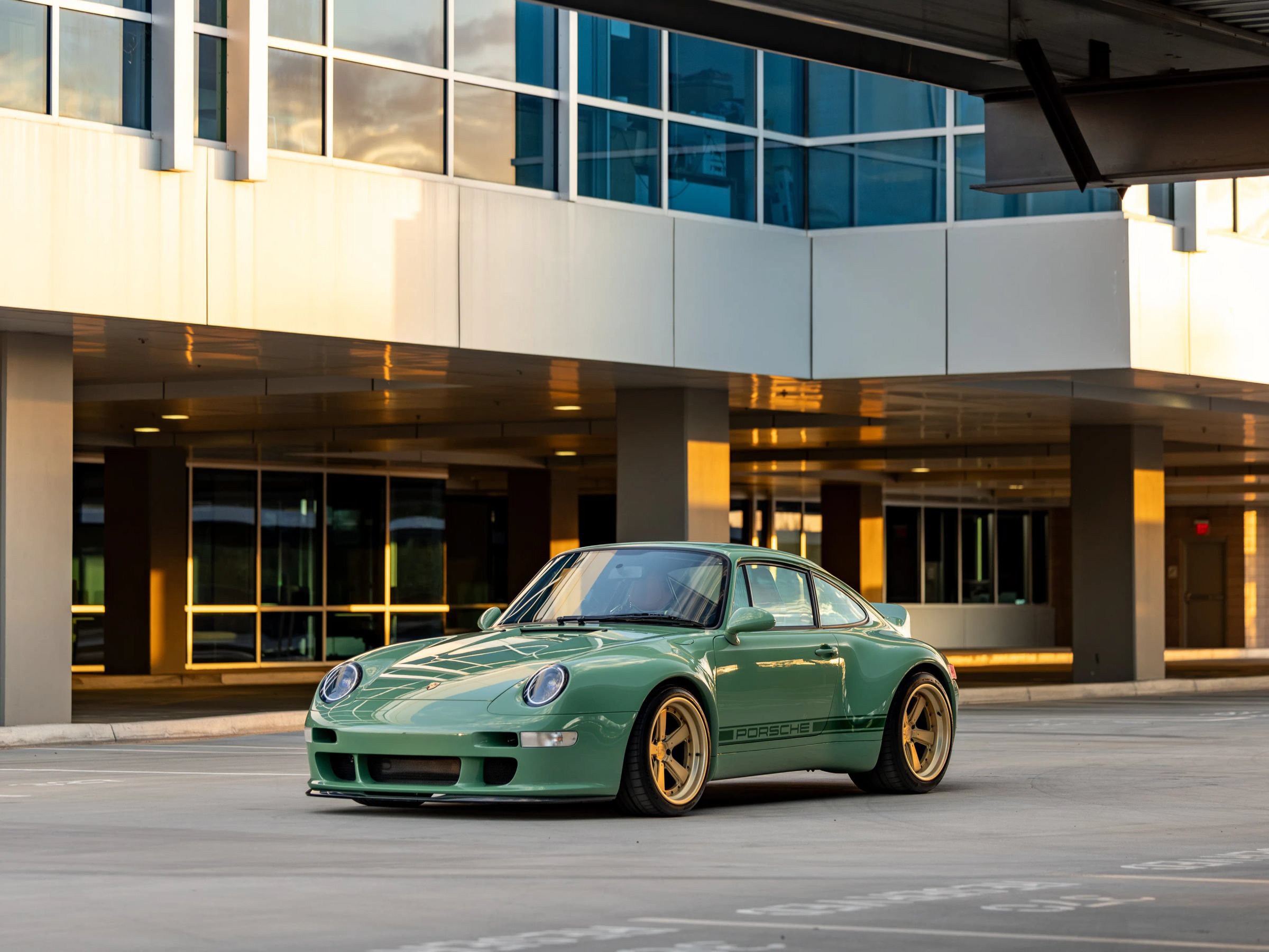 Used 1995 Porsche 911 Coupe image 4