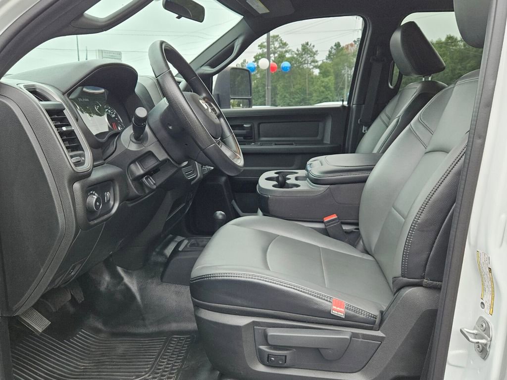 Used 2023 RAM 3500 Tradesman w/ Chrome Appearance Group image 10