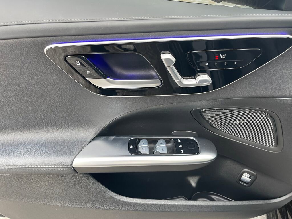 Used 2024 Mercedes-Benz C 300 4MATIC Sedan image 6