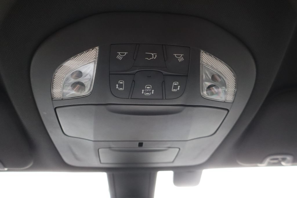 Used 2018 Chrysler Pacifica Touring Plus w/ S Appearance Package FWD image 19