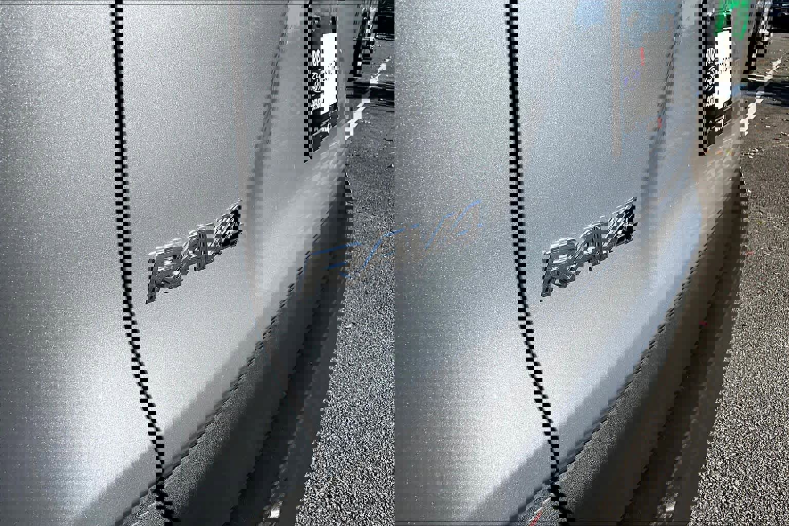 Used 2024 Toyota RAV4 XLE image 30