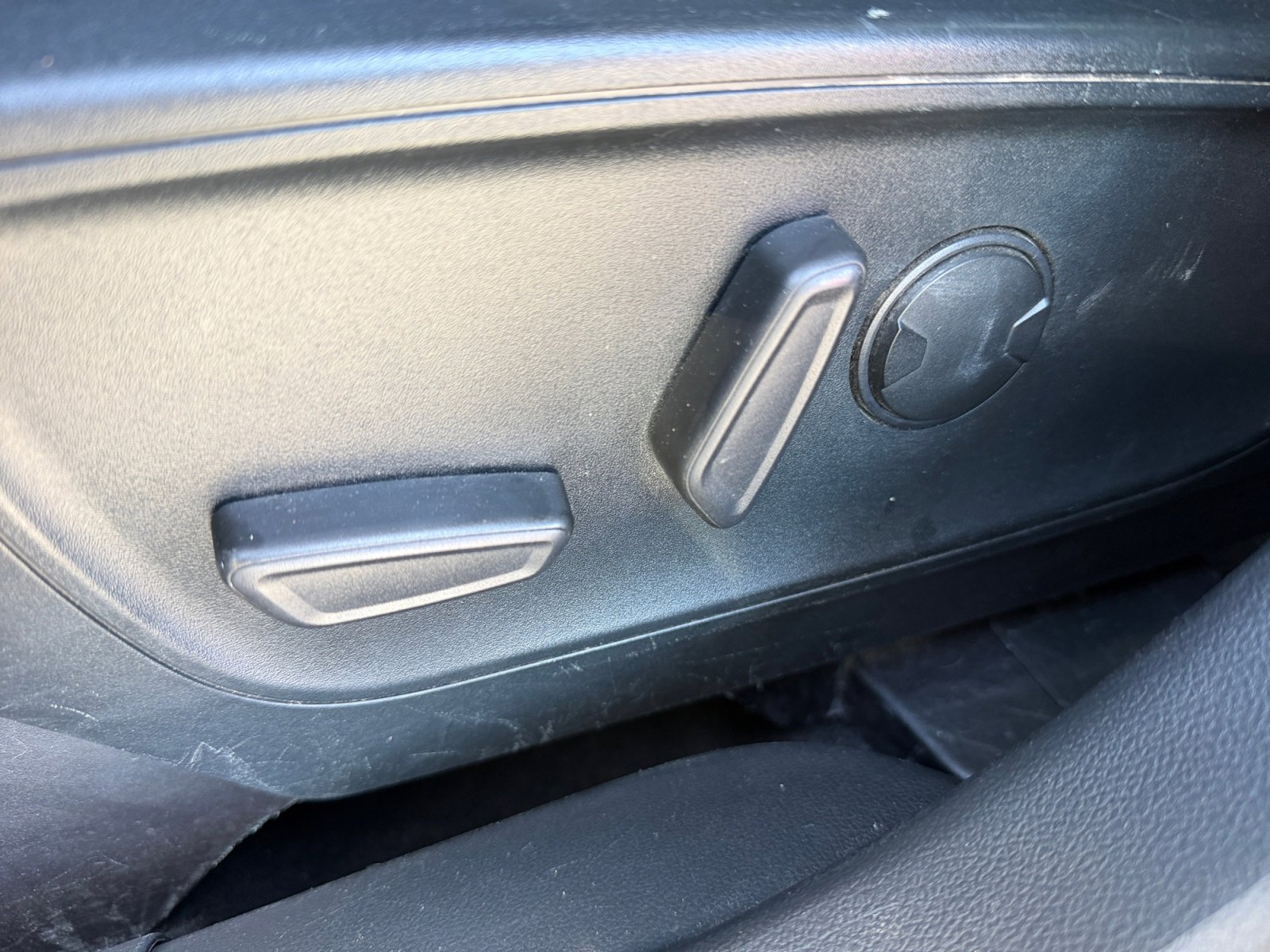 Used 2020 Ford Escape Titanium AWD/4WD image 14