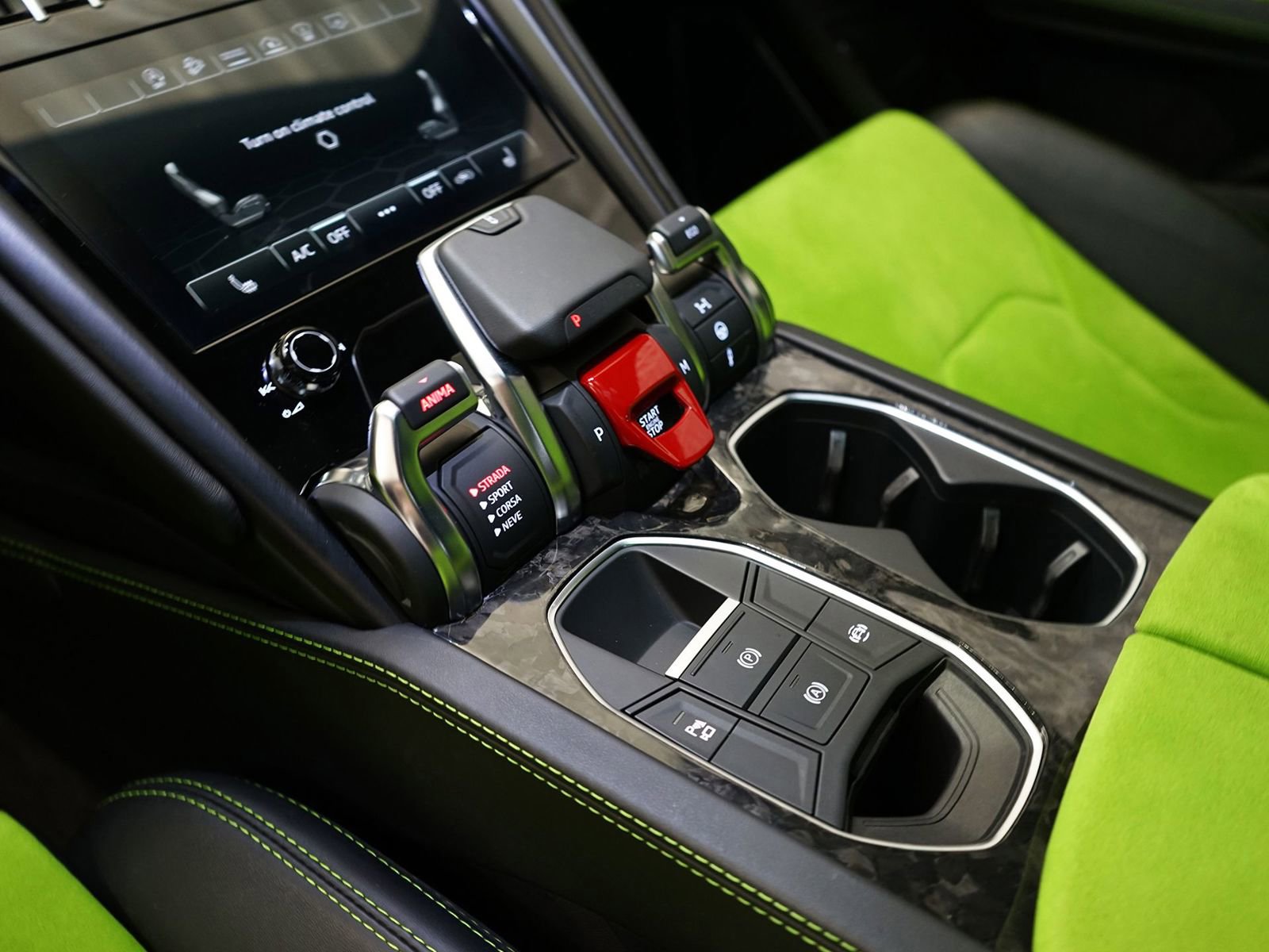 Used 2022 Lamborghini Urus image 21