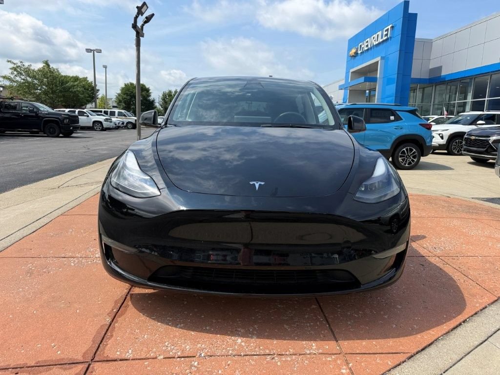 Used 2023 Tesla Model Y Long Range AWD/4WD image 2