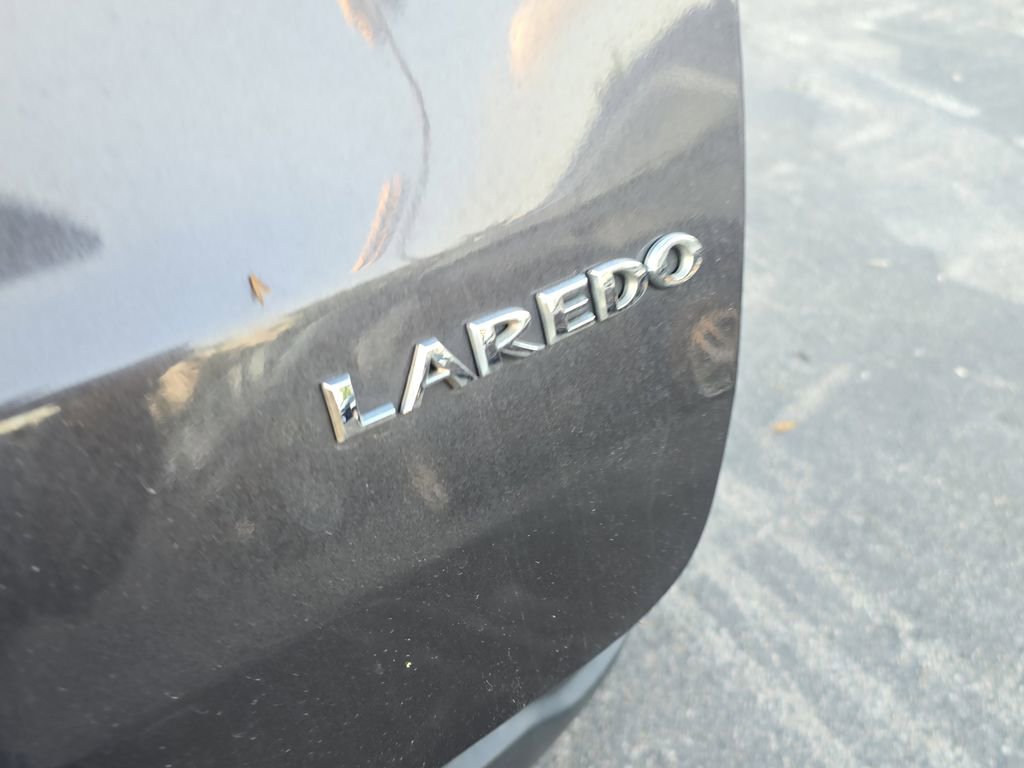 Used 2019 Jeep Grand Cherokee Laredo image 7