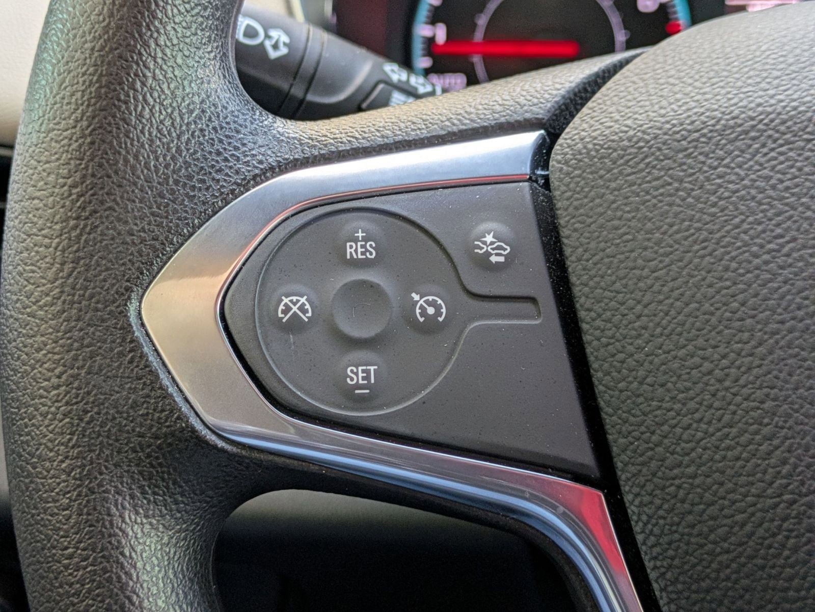 Used 2023 Chevrolet Traverse LS FWD image 15