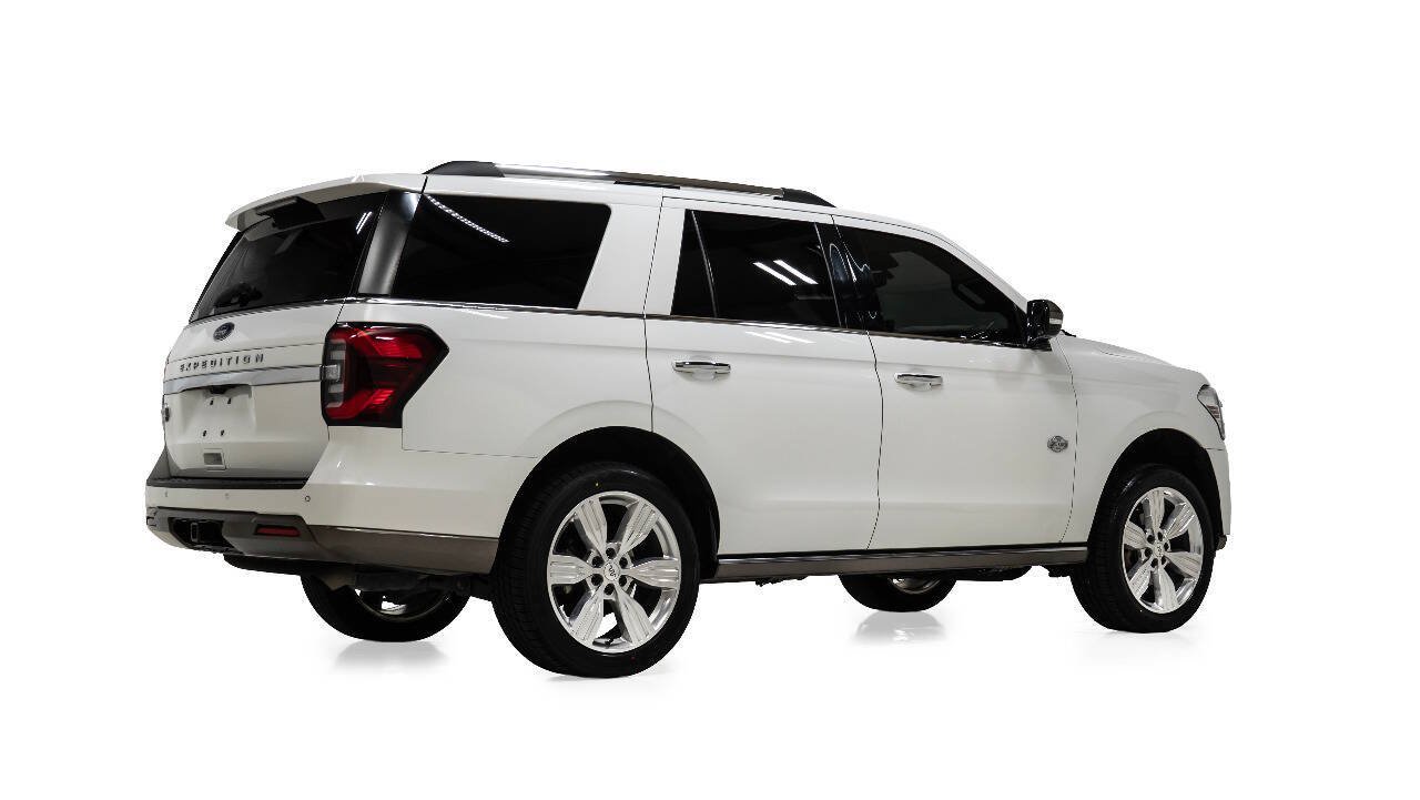 Used 2024 Ford Expedition King Ranch RWD image 3