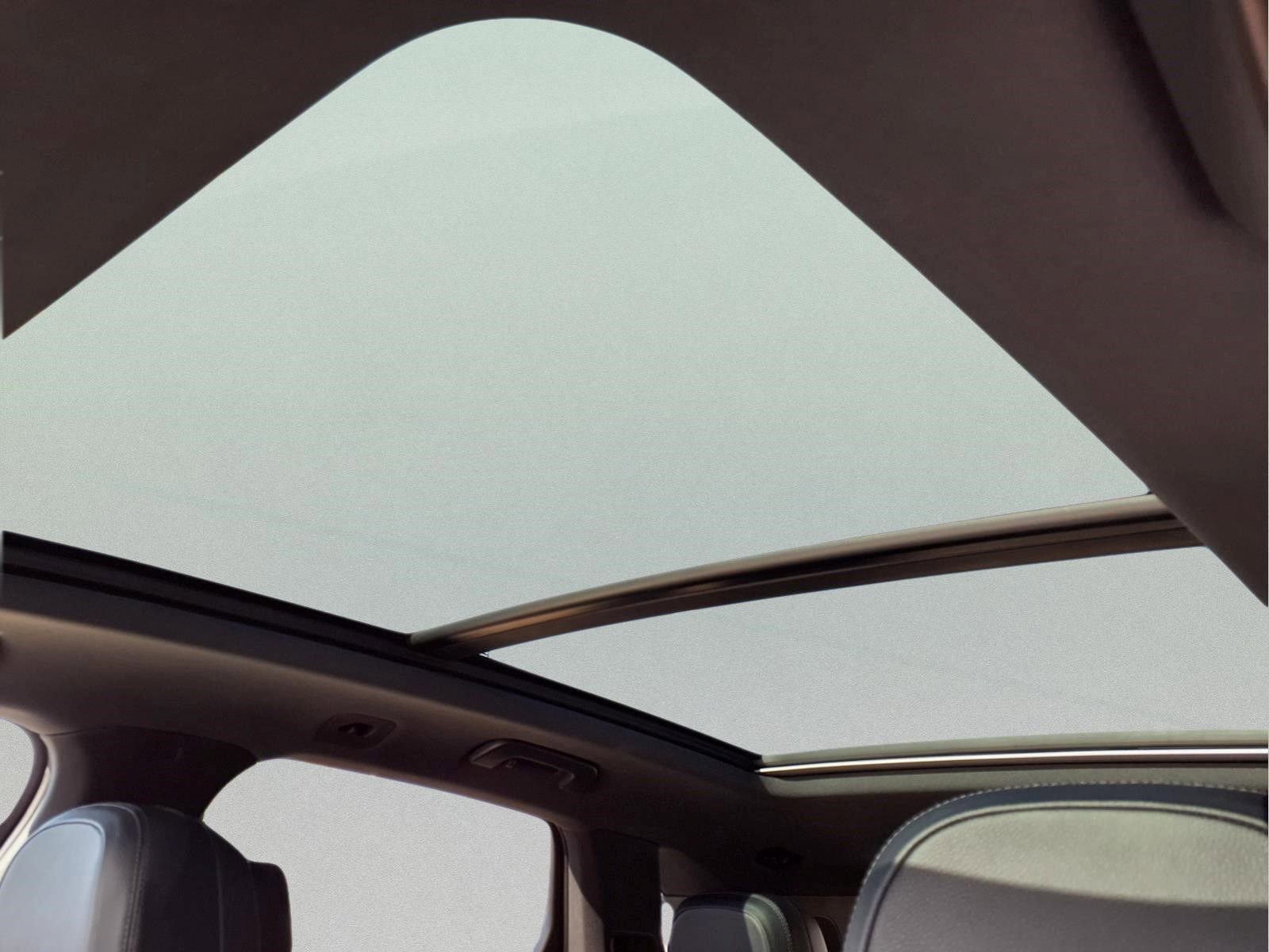 Used 2025 Porsche Cayenne image 16