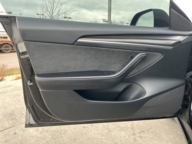 Used 2023 Tesla Model 3 Standard Range image 16