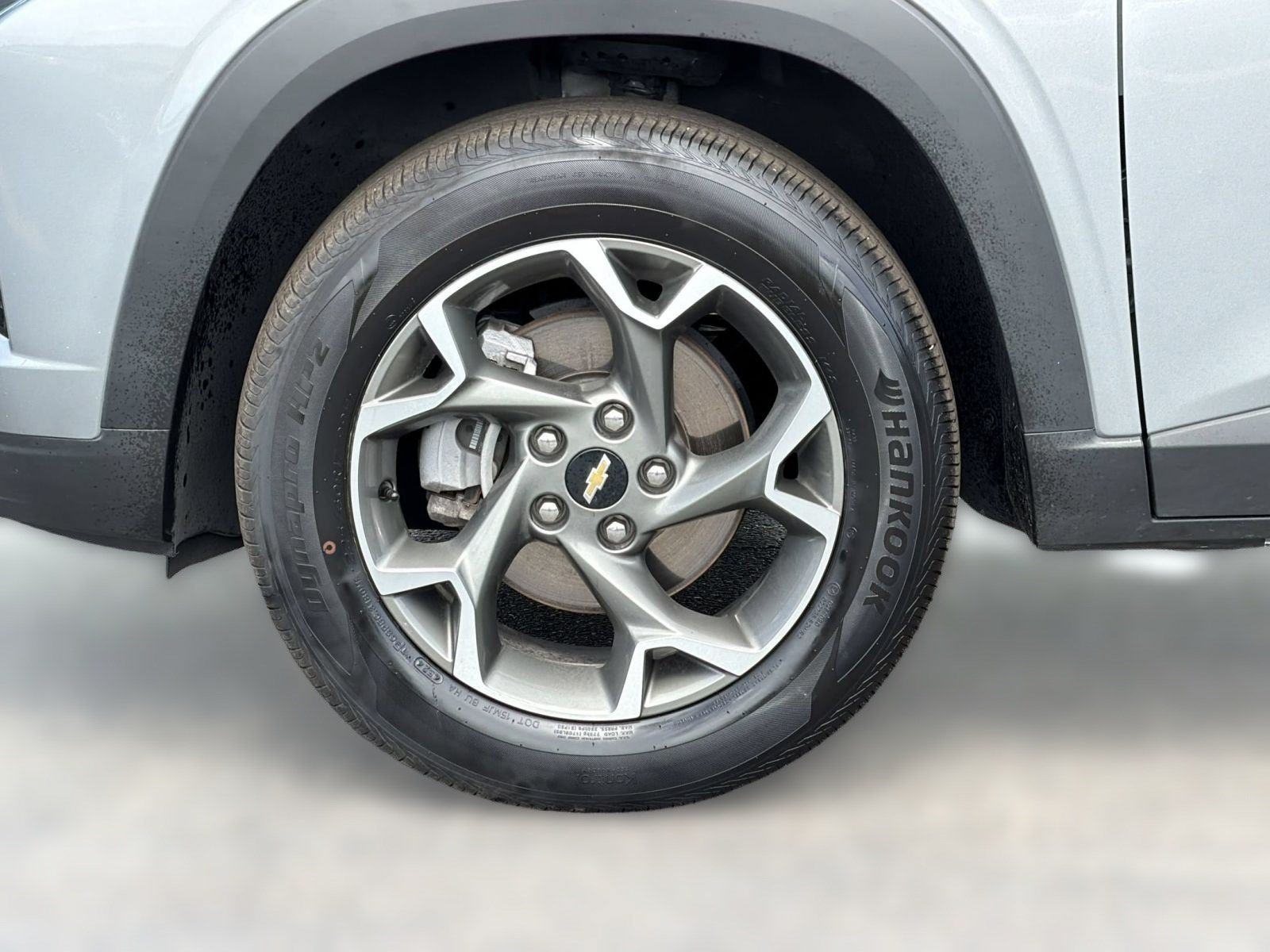 Used 2025 Chevrolet Trax LT FWD image 12
