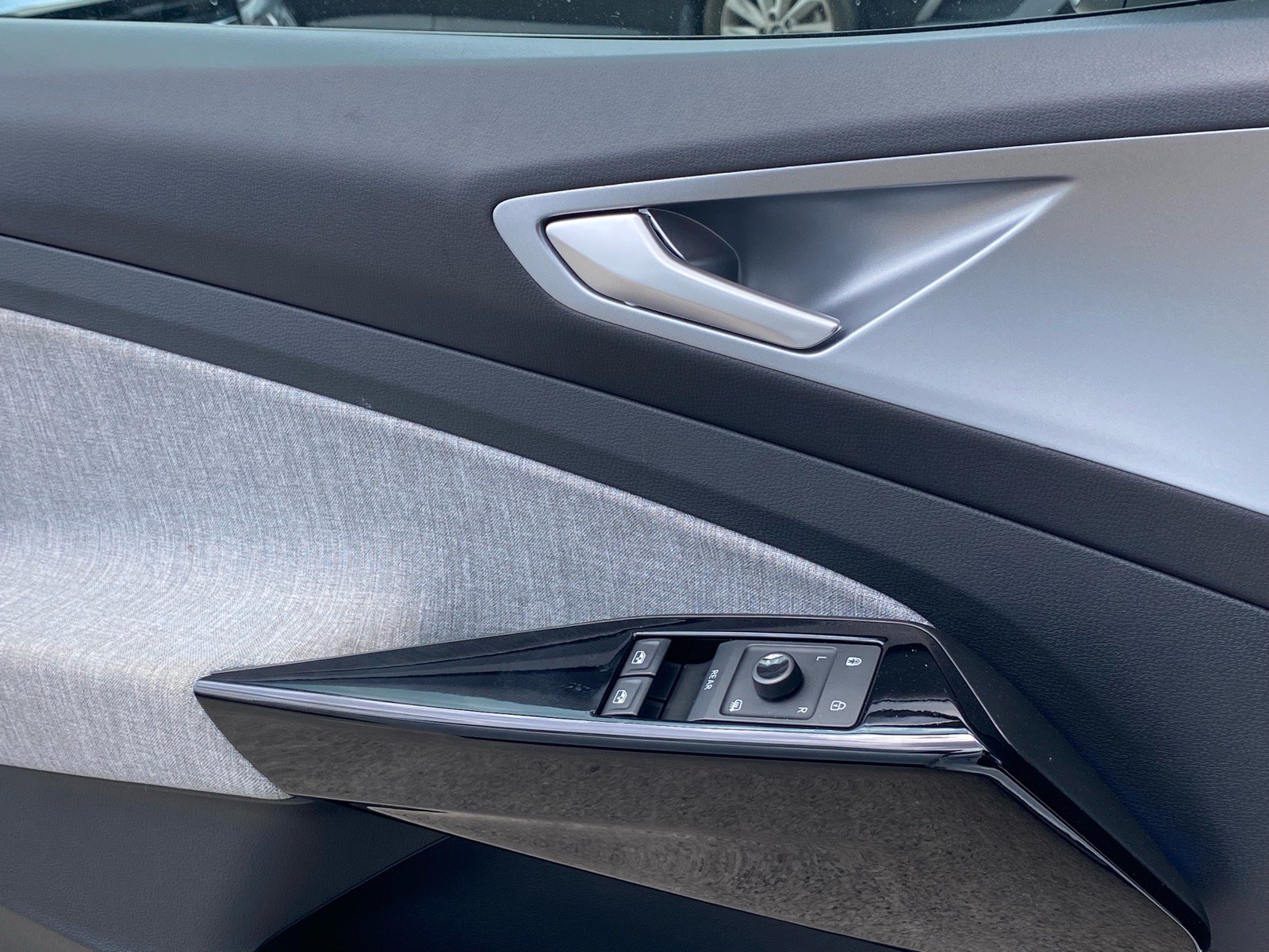 Certified 2023 Volkswagen ID.4 Pro RWD image 18