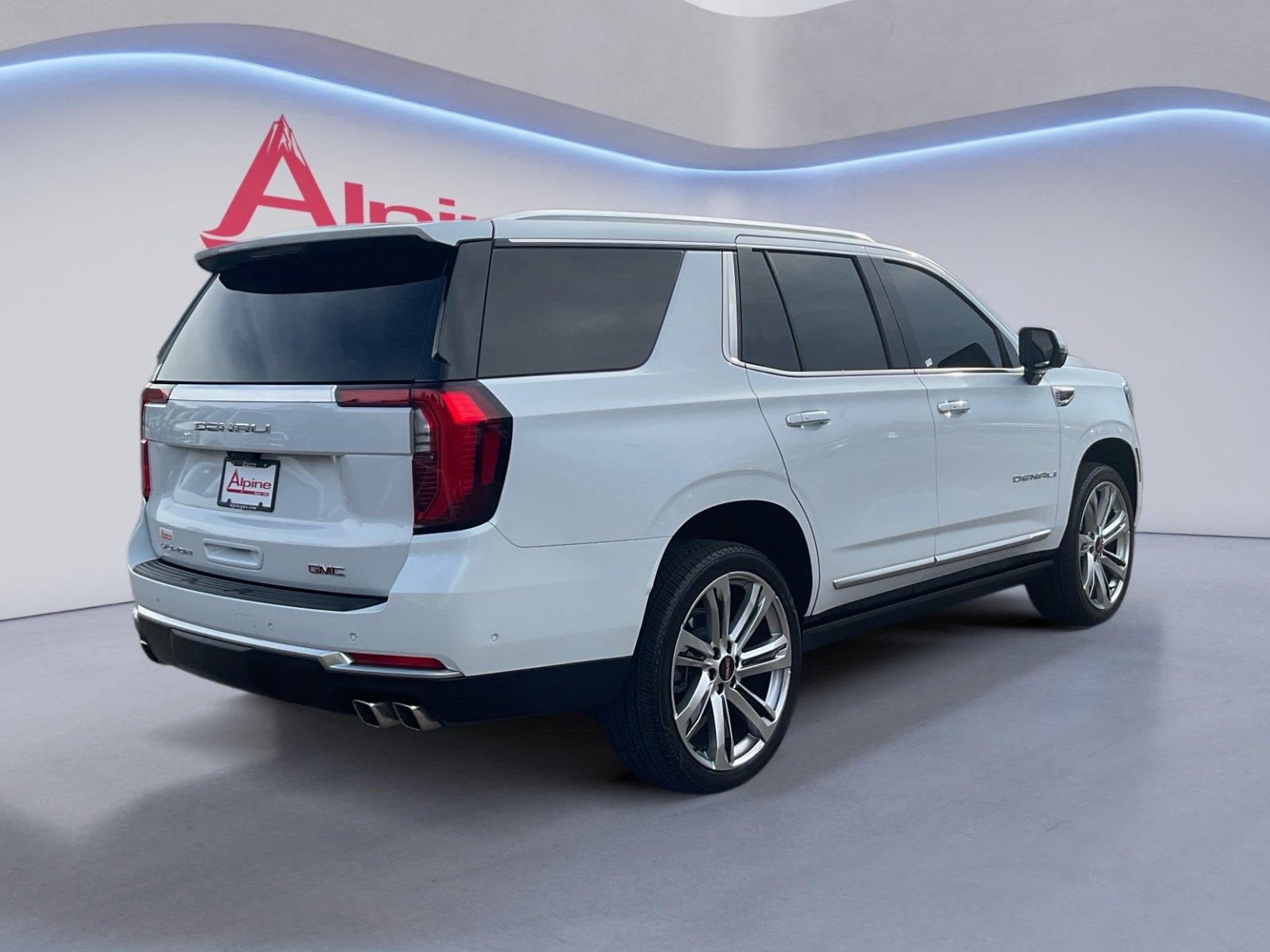 Used 2026 GMC Yukon Denali w/ Denali Reserve Package AWD/4WD image 5