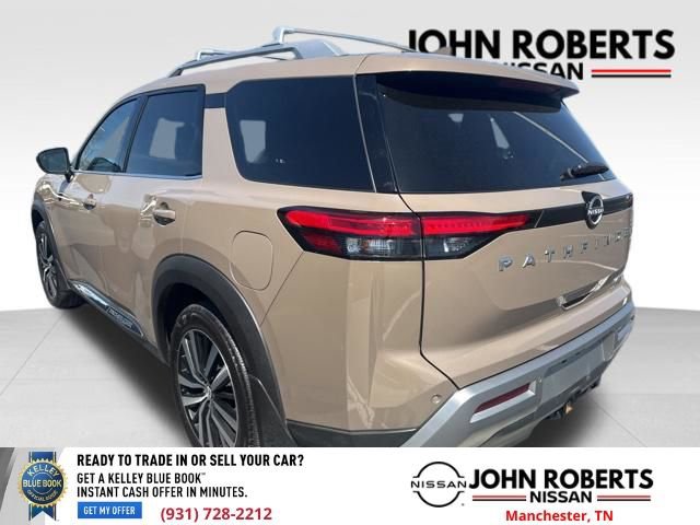 Used 2024 Nissan Pathfinder Platinum w/ Cargo Package image 4