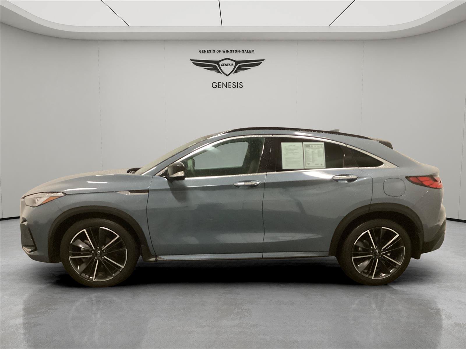 Used 2023 INFINITI QX55 Sensory w/ Lighting Package AWD/4WD image 2
